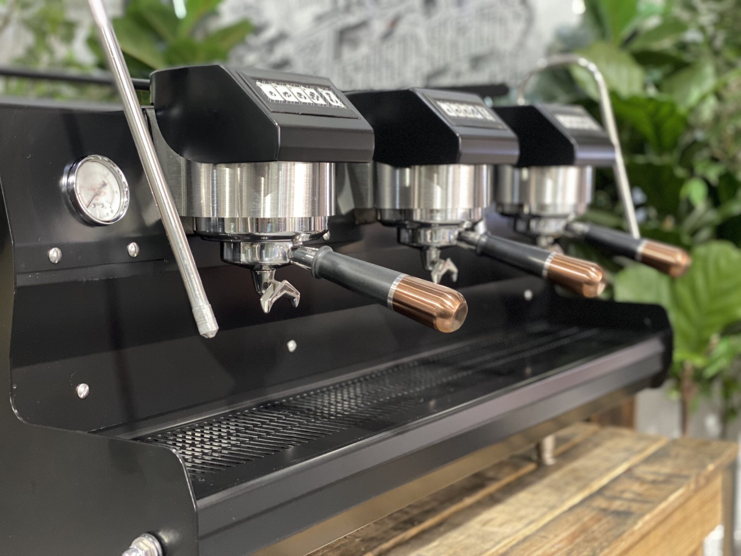 Synesso Sabre 3 Group Black & Bronze Handles