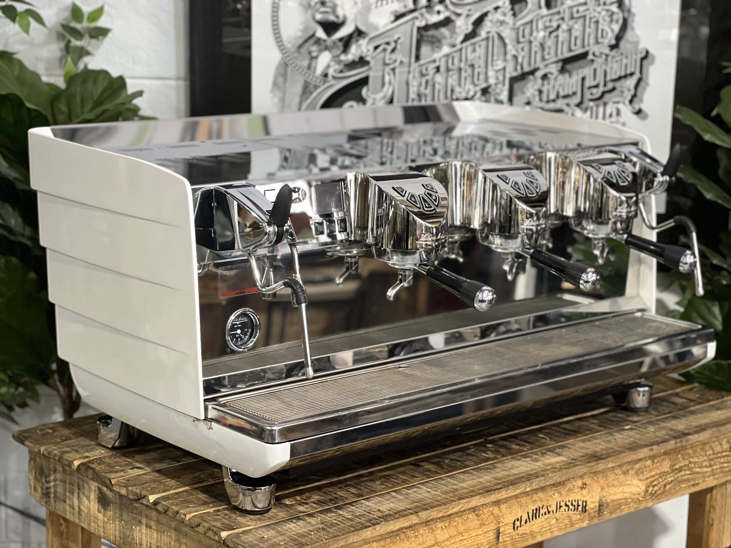 Victoria Arduino White Eagle Digit 3 Group White Espresso Coffee Machine