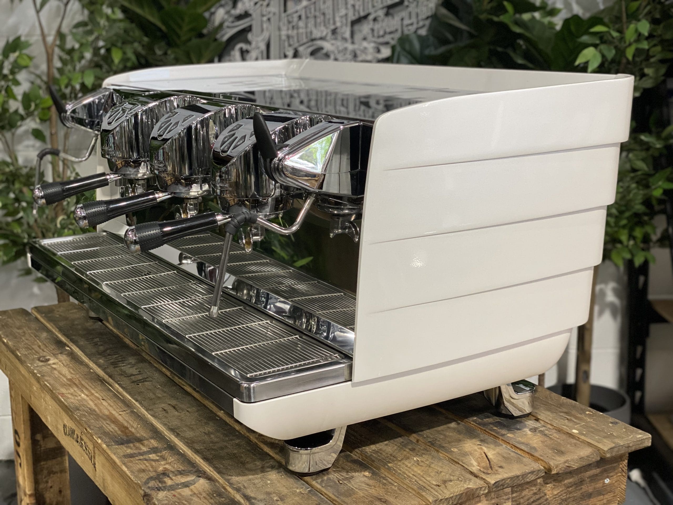 Victoria Arduino White Eagle T3 3 Group White Espresso Coffee Machine