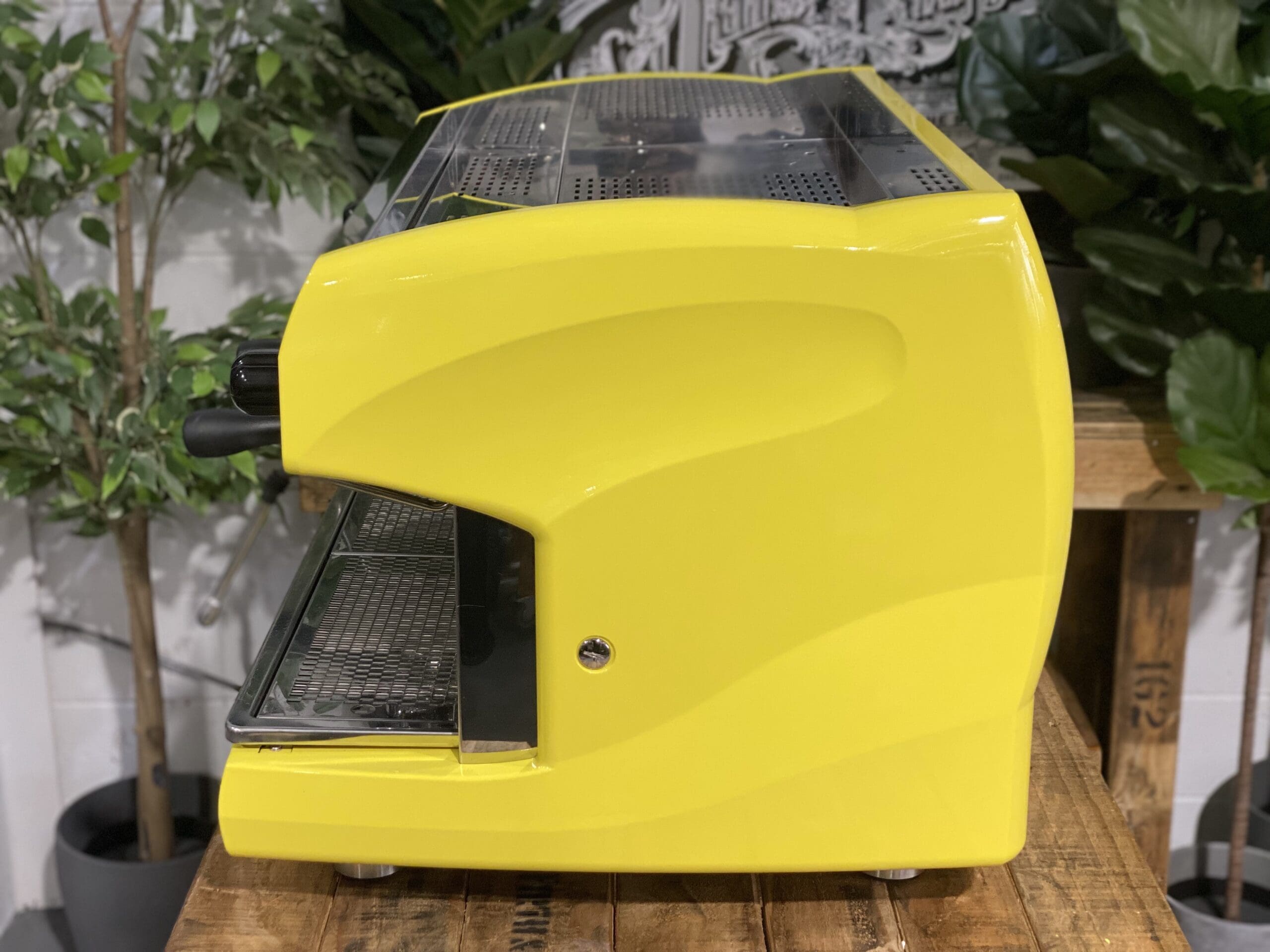 Wega Polaris High Cup 2 Group Bright Yellow