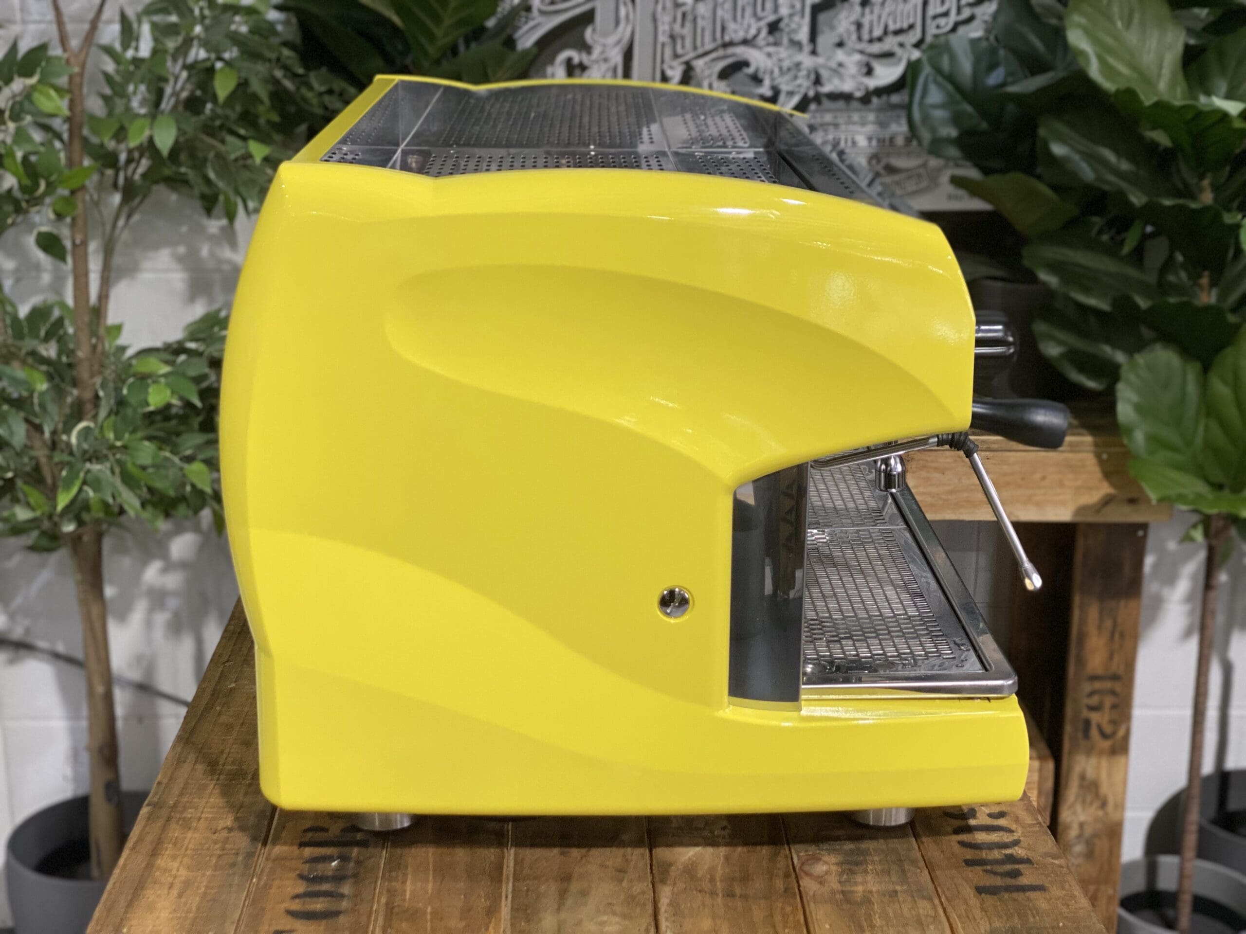 Wega Polaris High Cup 2 Group Bright Yellow