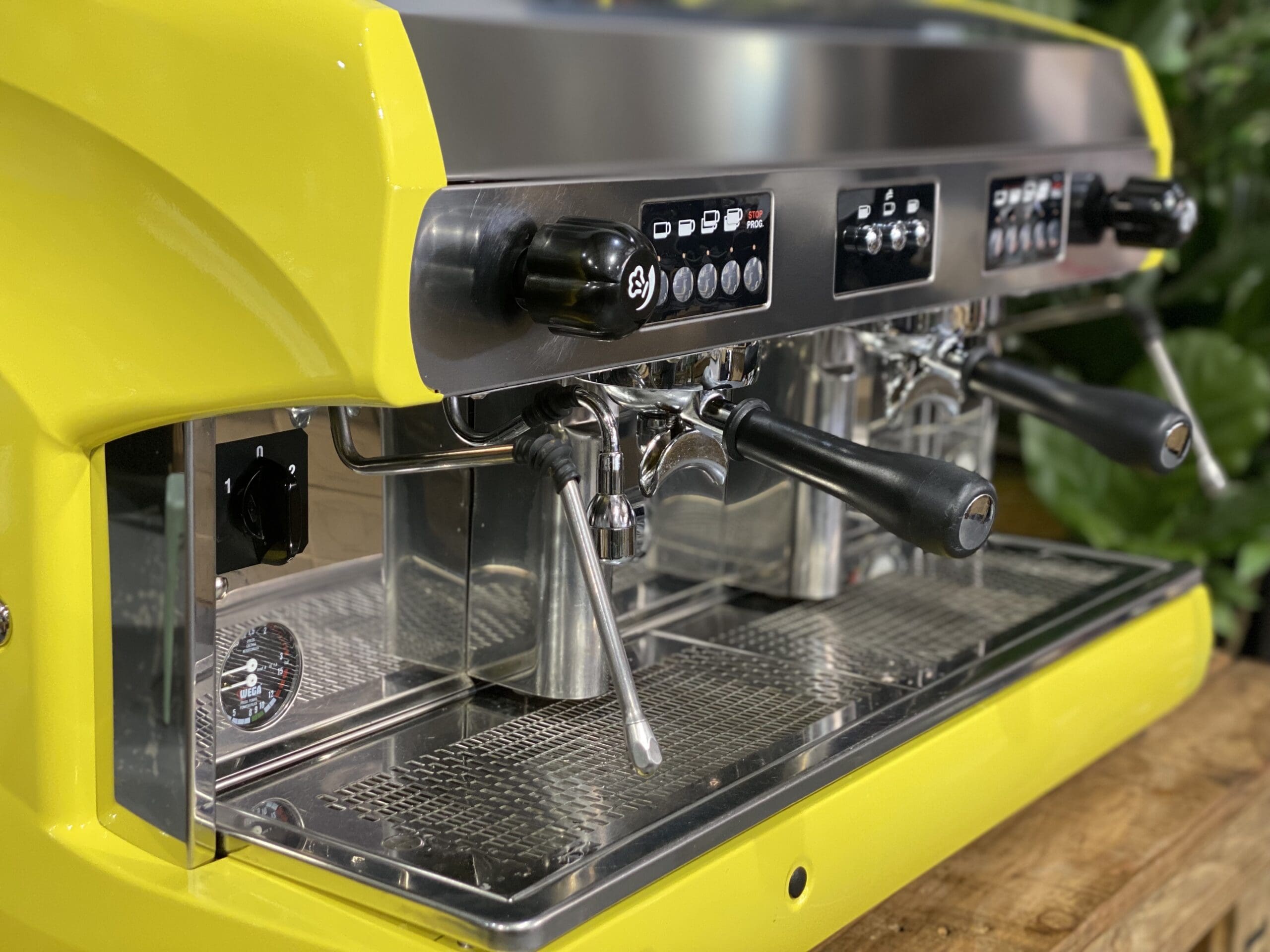 Wega Polaris High Cup 2 Group Bright Yellow