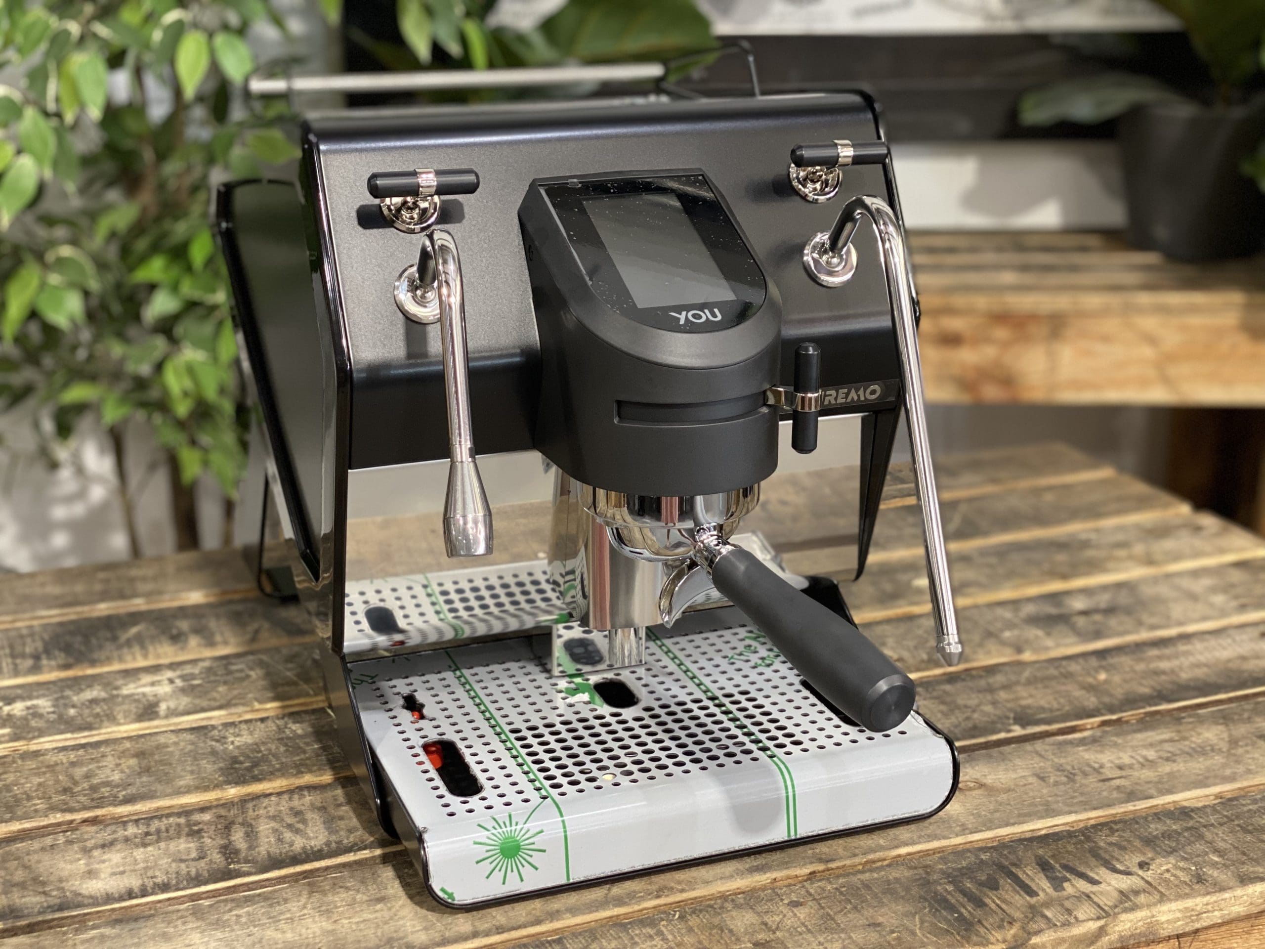 https://coffeemachinewarehouse.com.au/wp-content/uploads/2023/03/San-Remo-You-Black-New-Espresso-Coffee-Machine-1858-Princes-Highway-ClaytonIMG_7855-scaled.jpeg